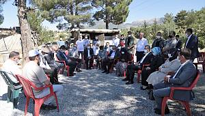 AK Parti Genel Başkan Yardımcısı Ünal'dan şehit ailesine ziyaret 