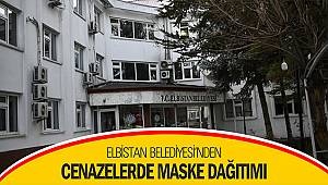 Elbistan Belediyesi’nden cenazelerde maske dağıtımı