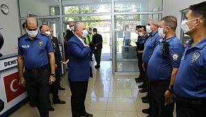 Kahramanmaraş Valisi Coşkun, güvenlik güçleriyle bayramlaştı 