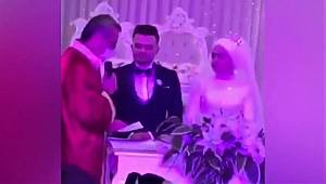 Damada nikah töreninde arkadaşlarından sürpriz 