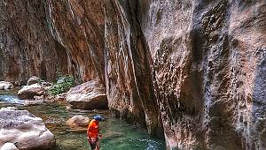 Hapse girmek için akın ediyorlar 