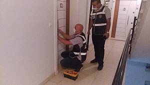 Polis’ten Fuhuş Yapılan Apartlara Baskın 