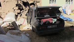 Polisten kaçan şüpheli aracıyla evin duvarına çarpınca yakalandı 