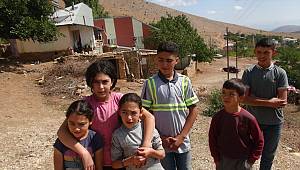 Afşin'in kırsal mahallesinde öğrenciler evlerine internet istiyor 