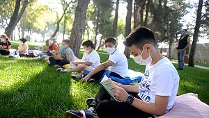 Başkan Hayrettin Güngör, öğrencilerle kitap okudu 