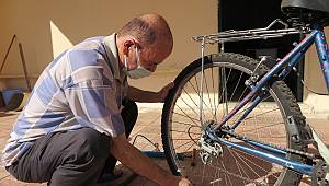 Çocukların bisiklet dedesi kalpleri onarıyor 
