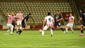 Kahramanmaraşspor sahaya üzerinde 'Sahipsiz takım' yazan siyah tişörtle çıktı 