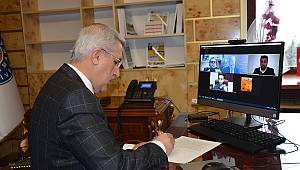 Rektör Can, canlı yayında soruları cevaplandırdı 