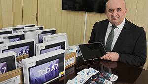 İl Milli Eğitim Müdürlüğü 4330 Adet Tablet Dağıttı 