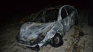Kahramanmaraş’ta yanan otomobil kullanılamaz hale geldi 