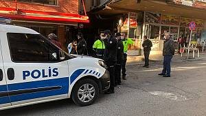 Kısıtlamayı ihlal edip sokakta kavga eden kişilere para cezası uygulandı 