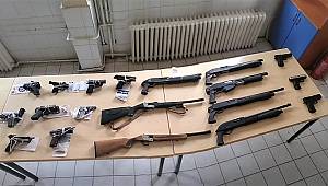 Kahramanmaraş’ta 63 silah ele geçirildi 