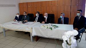 Kahramanmaraş'ta ihtiyaç sahibi 400 öğrenciye tablet hediye edildi 