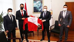 Ünal’a Elbistanspor Ziyaretinde Forma Jesti 