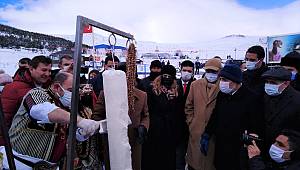 Buz gibi havada ‘Maraş Dondurmasına’ akın ettiler 