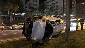 Kahramanmaraş’ta kavşakta çarpışan iki otomobil paramparça oldu 