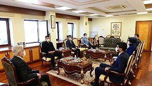  AK Gençlikten Rektör Can’a ziyaret 