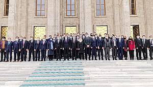 AK Kadrolar Mahir Ünal’ı yalnız bırakmıyor