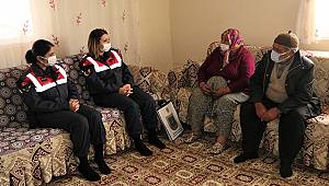 Jandarma yaşlıları unutmadı 