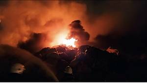 Kahramanmaraş'ta hurdalıkların toplandığı alanda çıkan yangın söndürüldü 