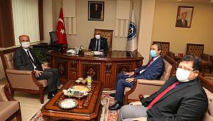 Başkan Okay’dan Rektör Özgül’e hayırlı olsun ziyareti 