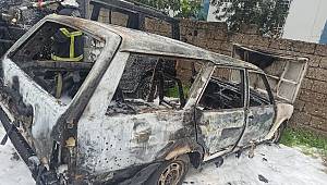 Çocukların oyunu park halindeki 2 aracı yaktı 