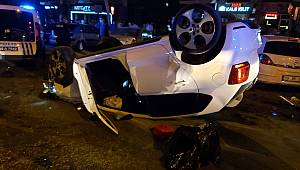 Direksiyon hakimiyetini kaybetti, park halindeki araçları biçti 