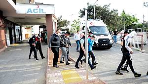 Kahramanmaraş'ta aynı inşattan üç kez hırsızlık yaptıkları iddiasıyla yakalanan 5 zanlı tutuklandı 