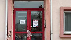 Mantı gününe katılan kadının Kovid-19 testi pozitif çıkınca 8 daire karantinaya alındı 