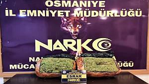 Otomobilinin stepnesinin yerinden 10 kilogram esrar çıktı 