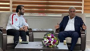 Kahramanmaraş’ta berber ve kuaförlerden şov takımı!