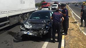 Kahramanmaraş’ta iki otomobil çarpıştı: 4 yaralı 