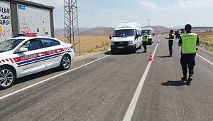 Kahramanmaraş’ta Jandarmadan Yolcu Servislerine Sıkı Denetim 