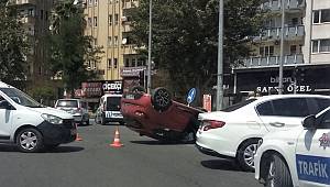 Kahramanmaraş’ta otomobil ters döndü: 3 yaralı 