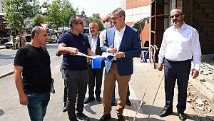 Parti teşkilatımızla hemşehrilerimizin ve esnafımızın hizmetindeyiz 