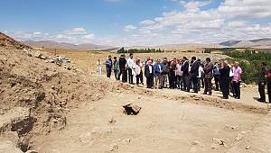  Yassı Höyükte Arkeolojik Kazı Başladı 