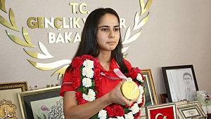 Olimpiyat Gururlarımız Çiçeklerle Karşılandı 