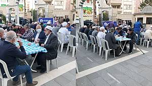 Başkan Mahçiçek vatandaşların gönüllerini fethetmeye devam ediyor