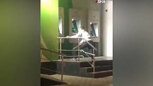 Kahramanmaraş’ta ATM’ye kartını kaptıran genç çılgına döndü