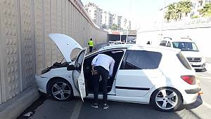 Otomobil beton duvara çarptı: 1 yaralı