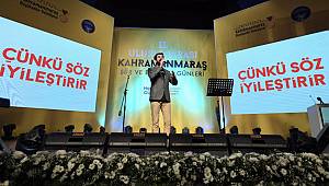 Sanatseverler Şiir Gecesine Akın Etti