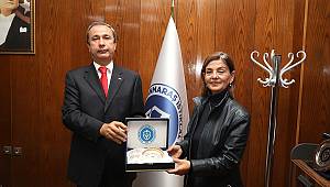 Eğitim Gönüllüsü Süreyya Erdoğanyılmaz Deneyimlerini Öğrencilerle Paylaştı