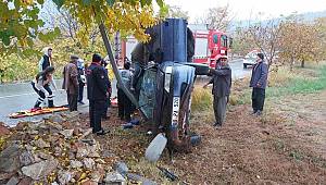 Kahramanmaraş’ta otomobil elektrik direğine çarptı: 2 yaralı