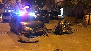 Otomobille çarpışan motosiklet sürücüsü yaralandı