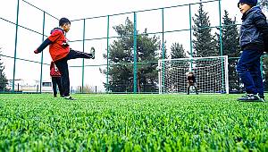 Altı Pazar Yeri, Üstü Halı Saha