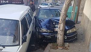 Ehliyetsiz sürücü trafik kazasına neden oldu: 2 yaralı..