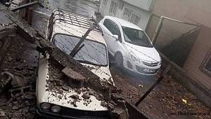 Kahramanmaraş’ta istinat duvarı yıkıldı ..