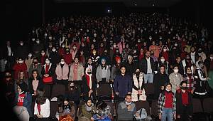 Kahramanmaraşlı öğrencilerden Akif’e yoğun ilgi