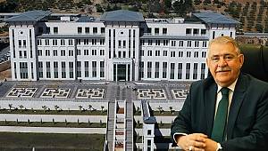 Mevlana maneviyat ve marifetinin insanlığa söyleyeceği çok şey vardır..