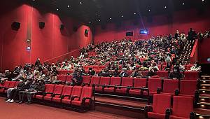 Başkan Mahçiçek’ten Öğrencilere Sinema Jesti
